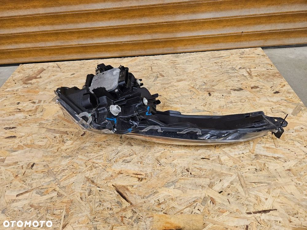 TOYOTA PRIUS IV 16-18 LAMPA PRAWA PRZEDNIA PRZÓD FULL LED UK - 11