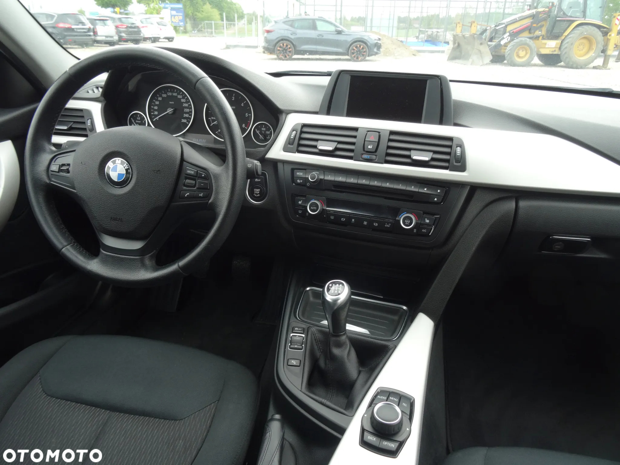 BMW Seria 3 318d - 15
