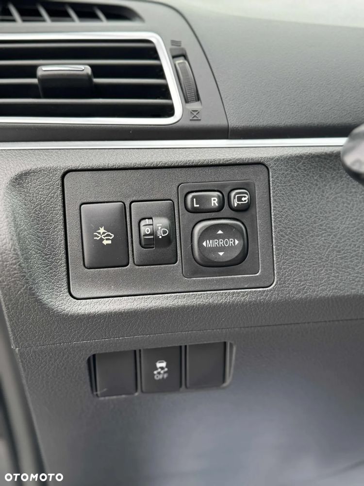 Toyota Verso 1.8 Premium 7os - 12