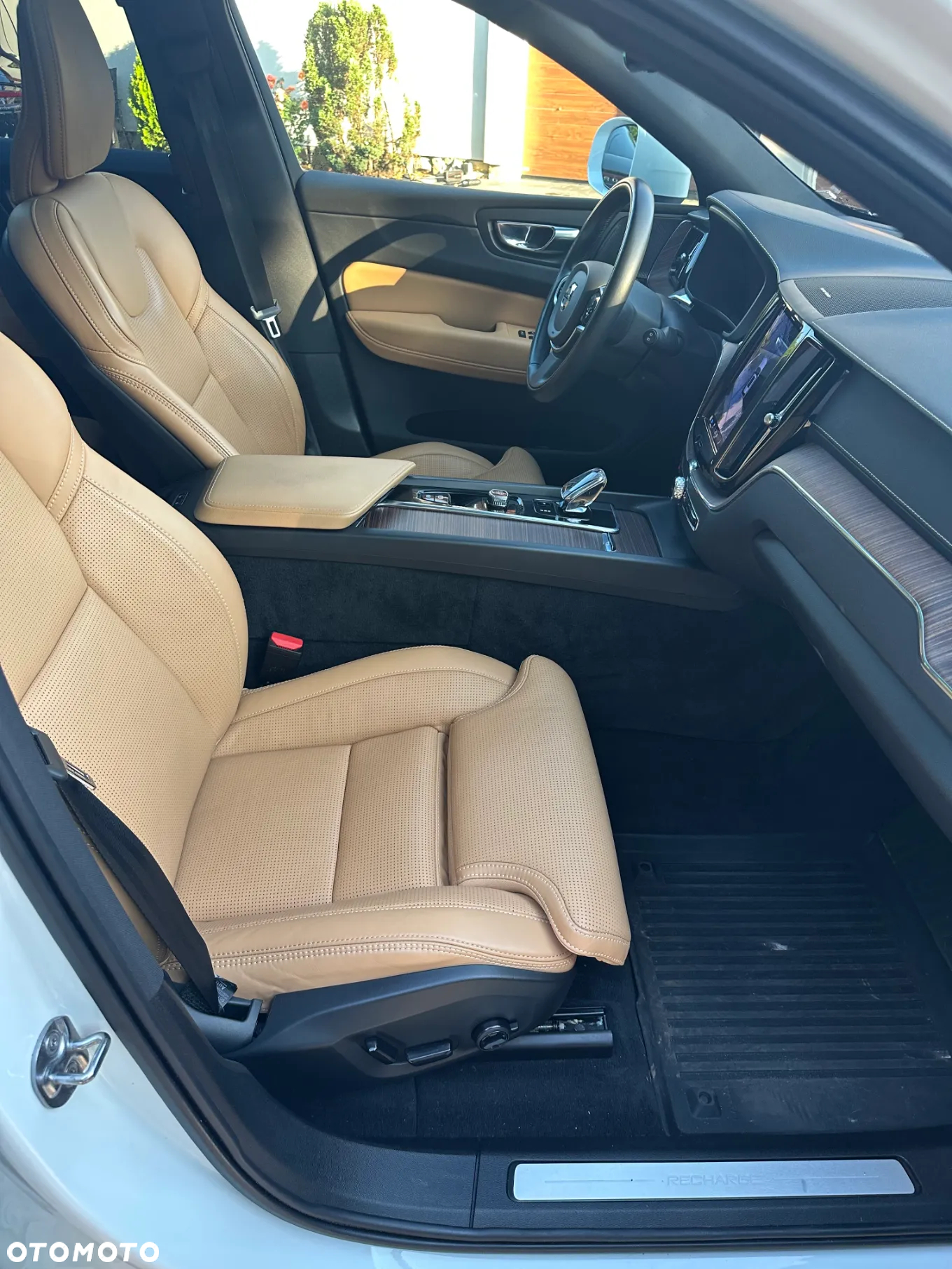 Volvo XC 60 T8 AWD Recharge Geartronic RDesign - 34
