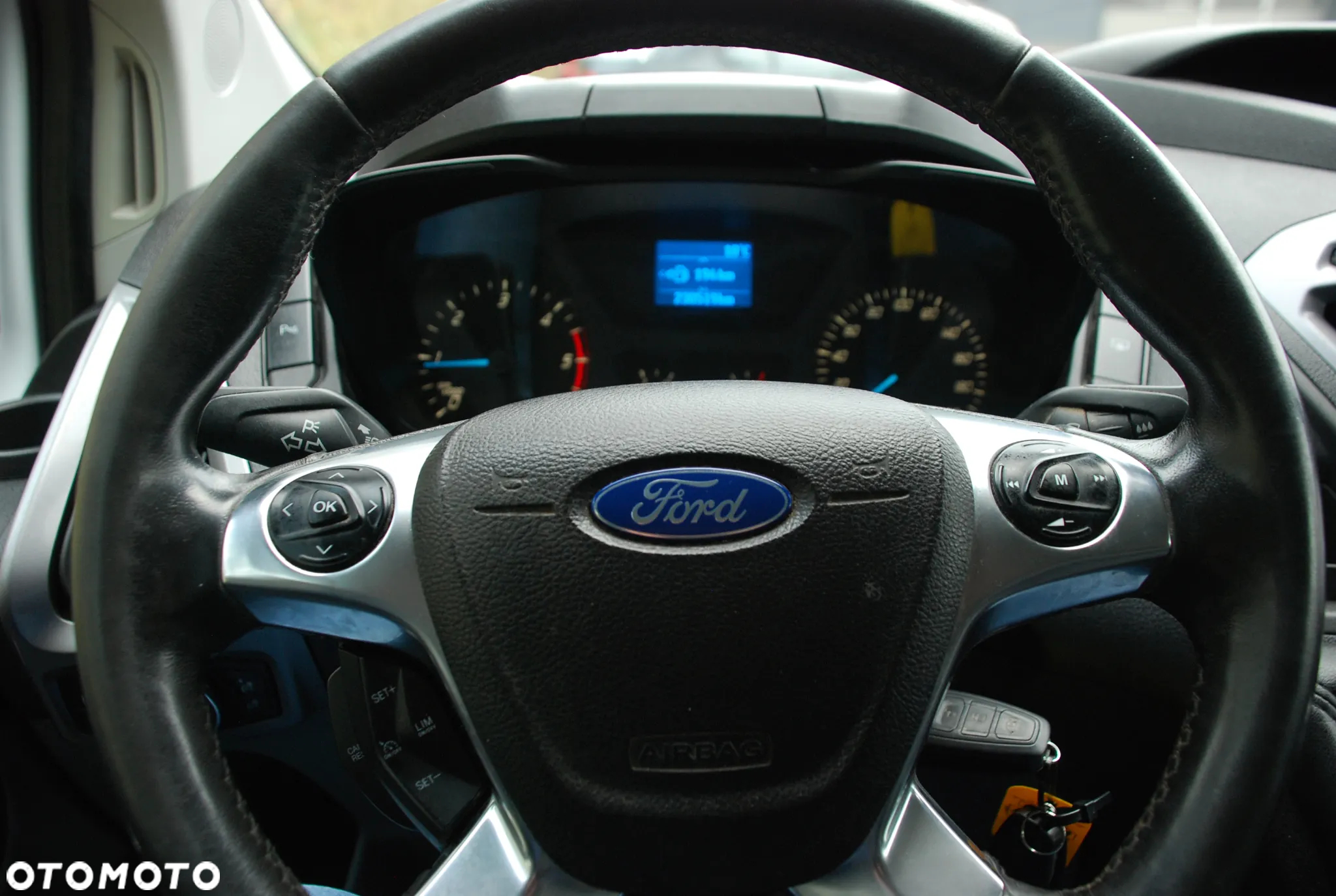 Ford TRANSIT CUSTOM - 24