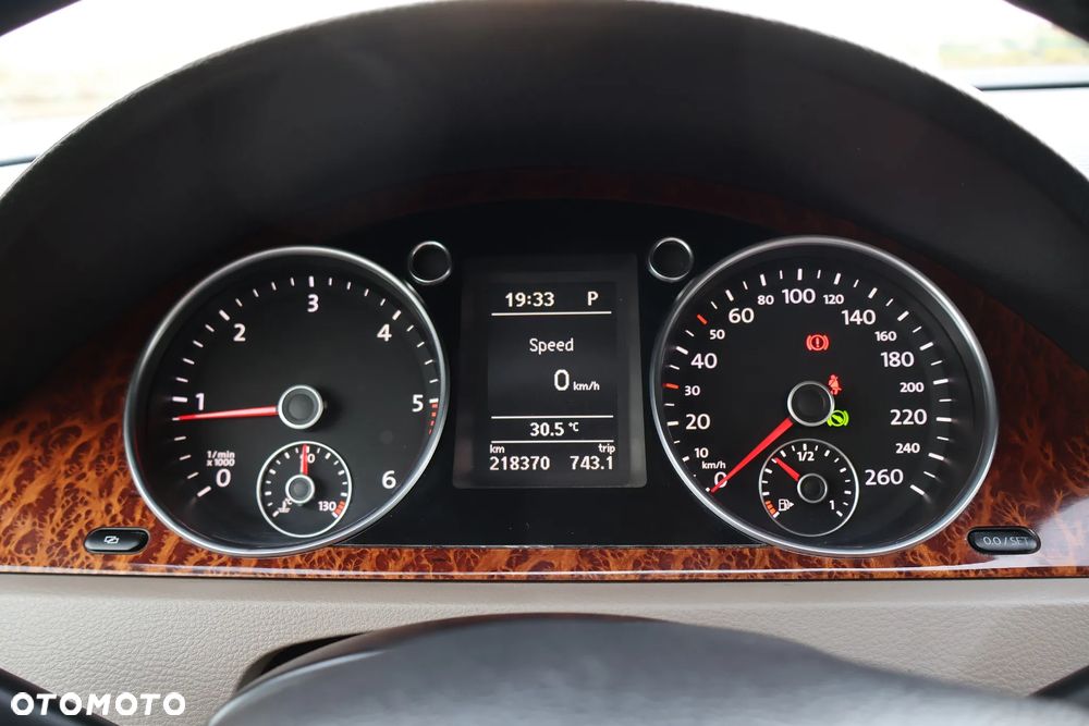 Volkswagen Passat 2.0 TDI DPF Highline DSG - 17