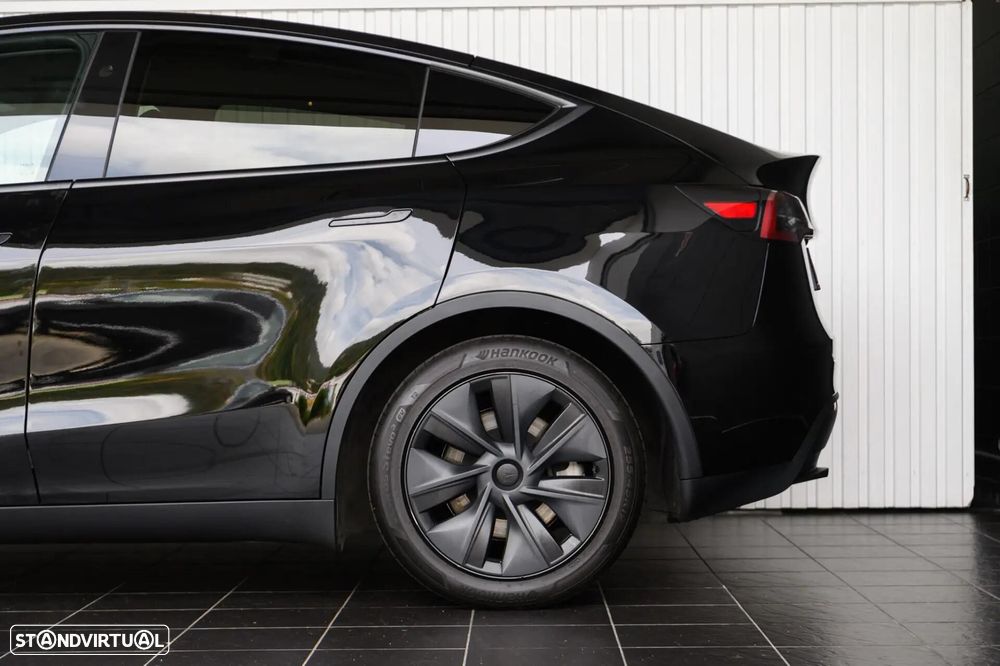 Tesla Model Y Long Range RWD - 12