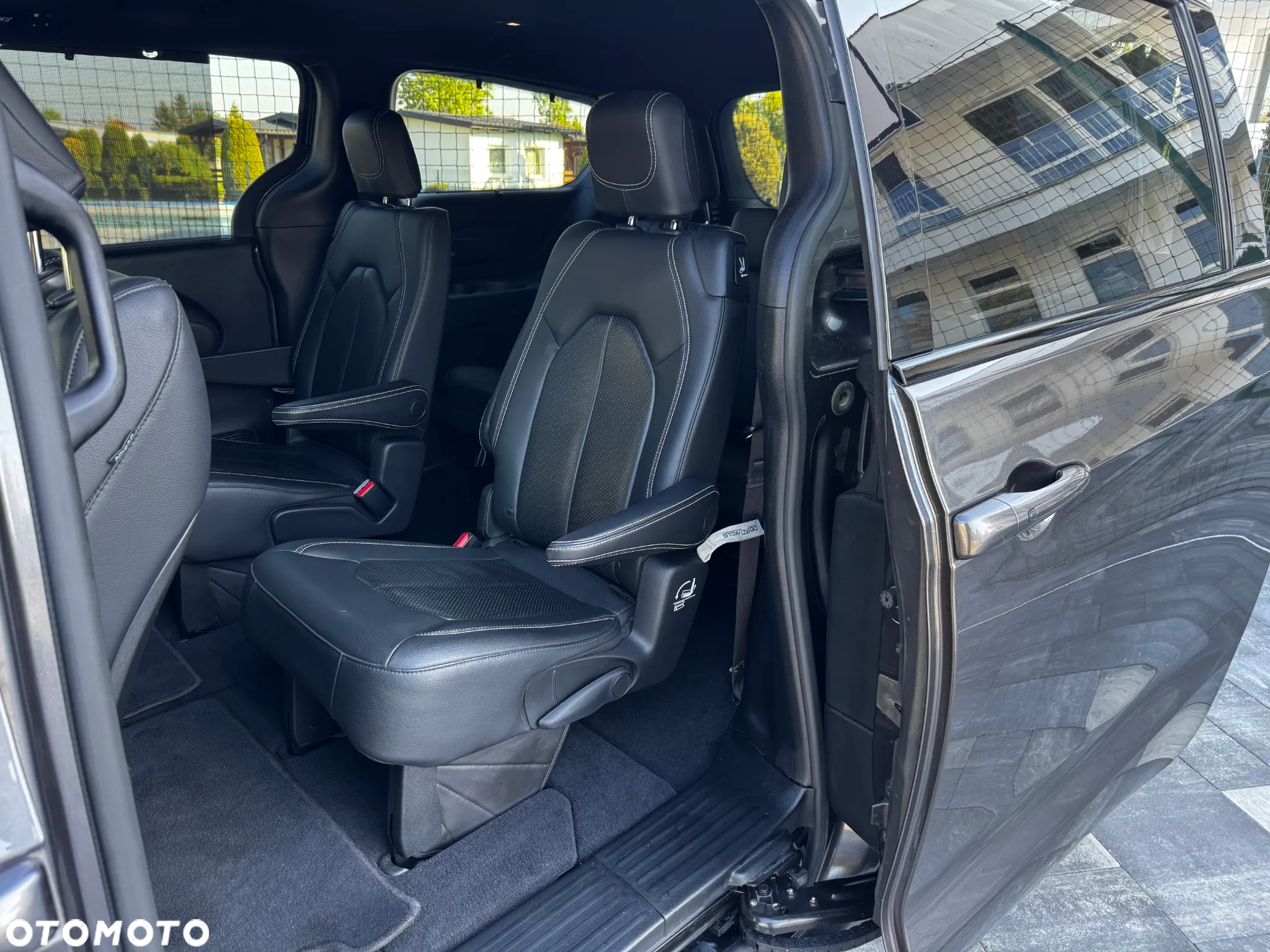 Chrysler Pacifica - 33