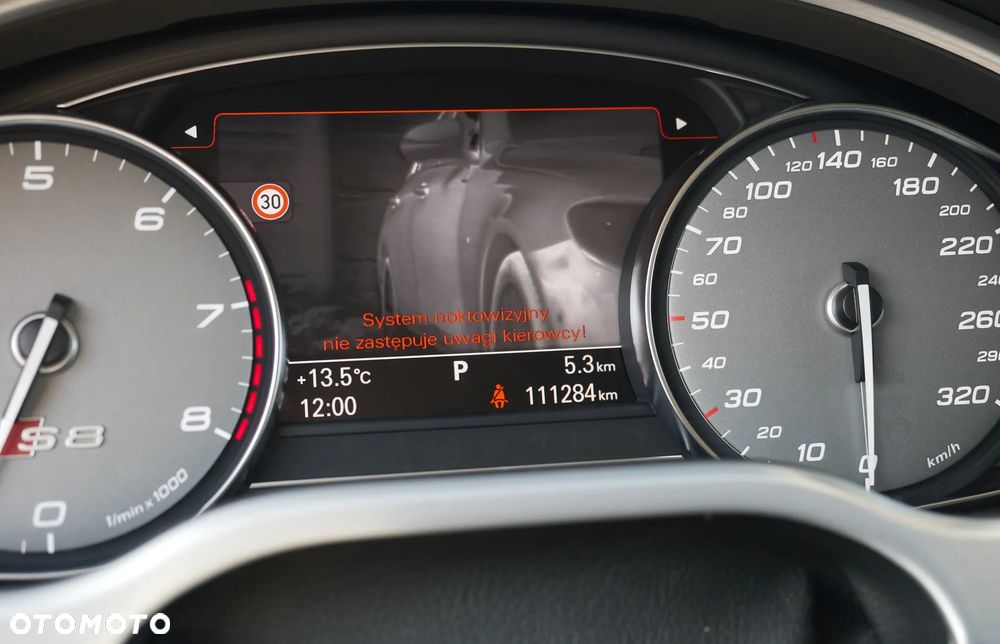 Audi S8 Plus - 11