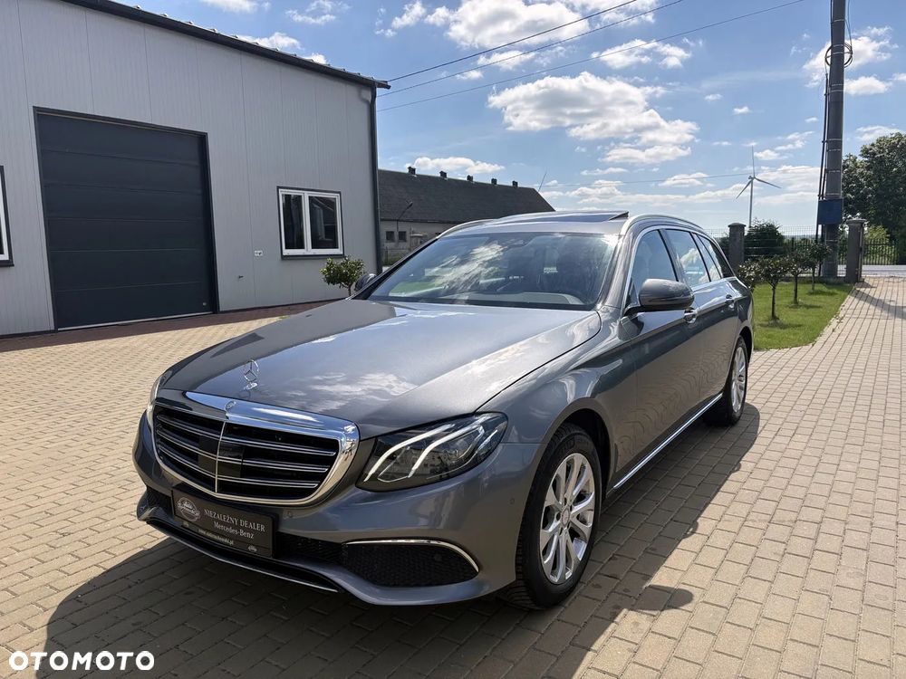 Mercedes-Benz Klasa E 250 9G-TRONIC Exclusive - 1