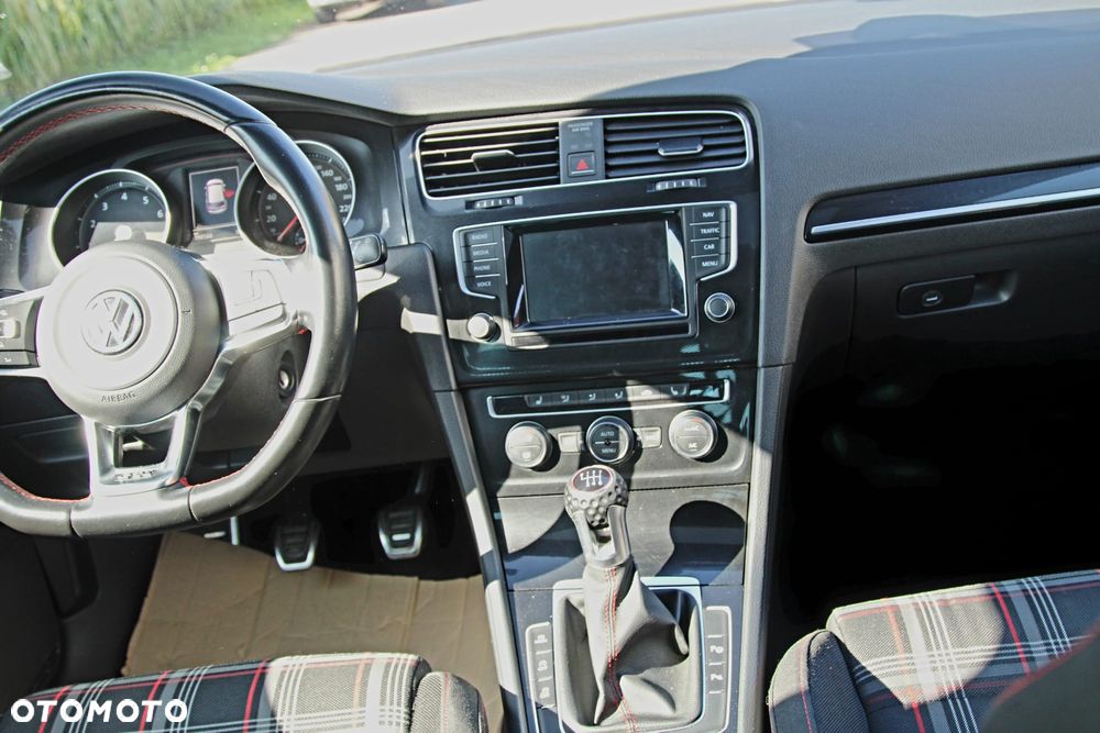 Volkswagen Golf GTI Performance BlueMotion Technology - 33