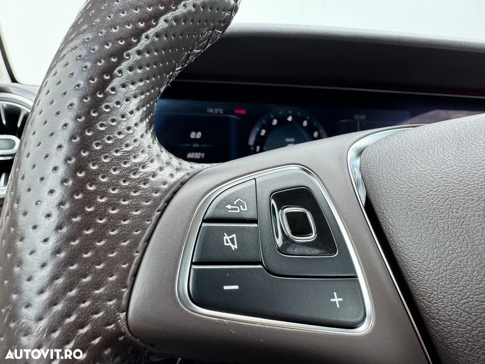 Mercedes-Benz E 400 4Matic Coupe 9G-TRONIC AMG Line - 33