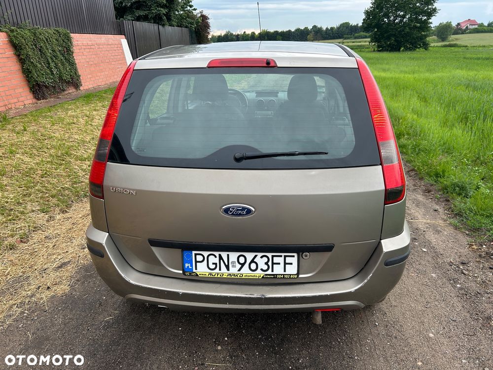 Ford Fusion - 7