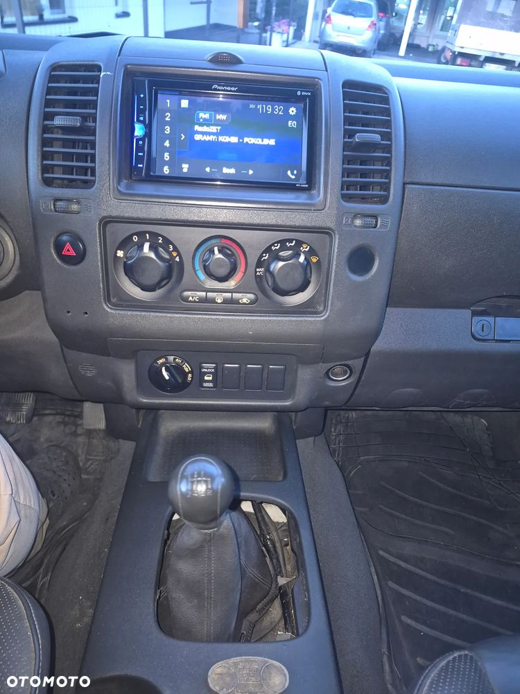 Nissan Navara 2.5 D LE - 8