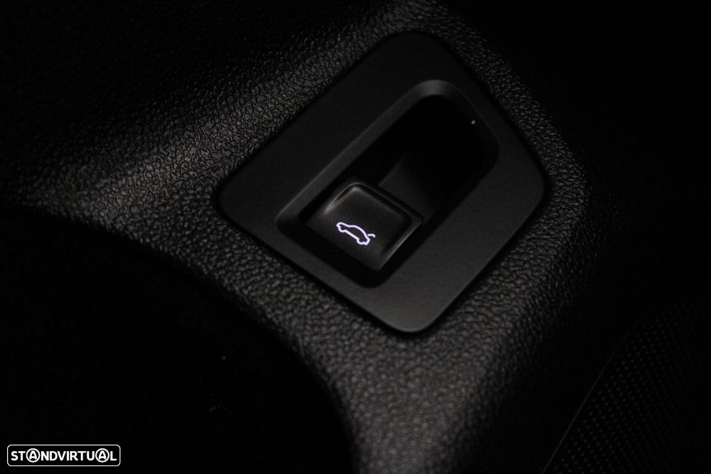 Volkswagen Passat Variant 2.0 TDI Business DSG — fotografia 30