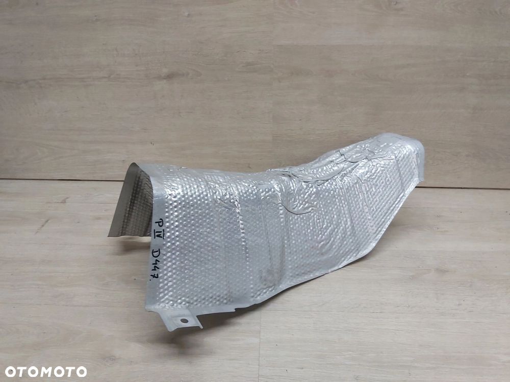 Toyota Prius IV xw50 osłona termiczna wydechu - 1