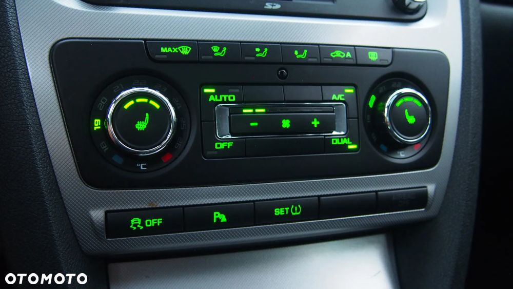 Skoda Octavia 2.0 TDI DPF 4x4 DSG Elegance - 11