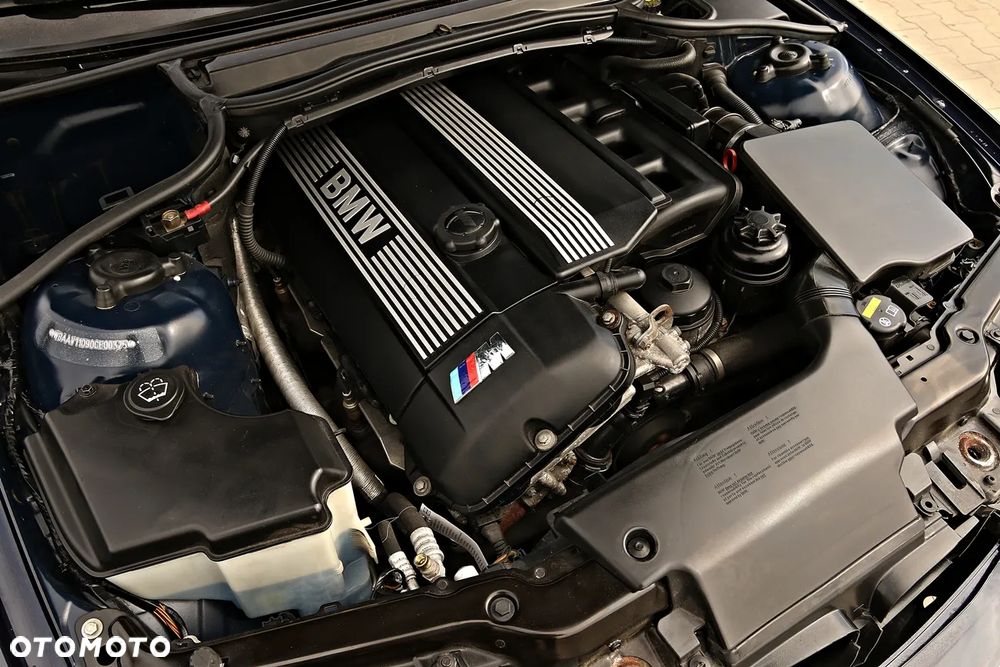 BMW Seria 3 320i - 40