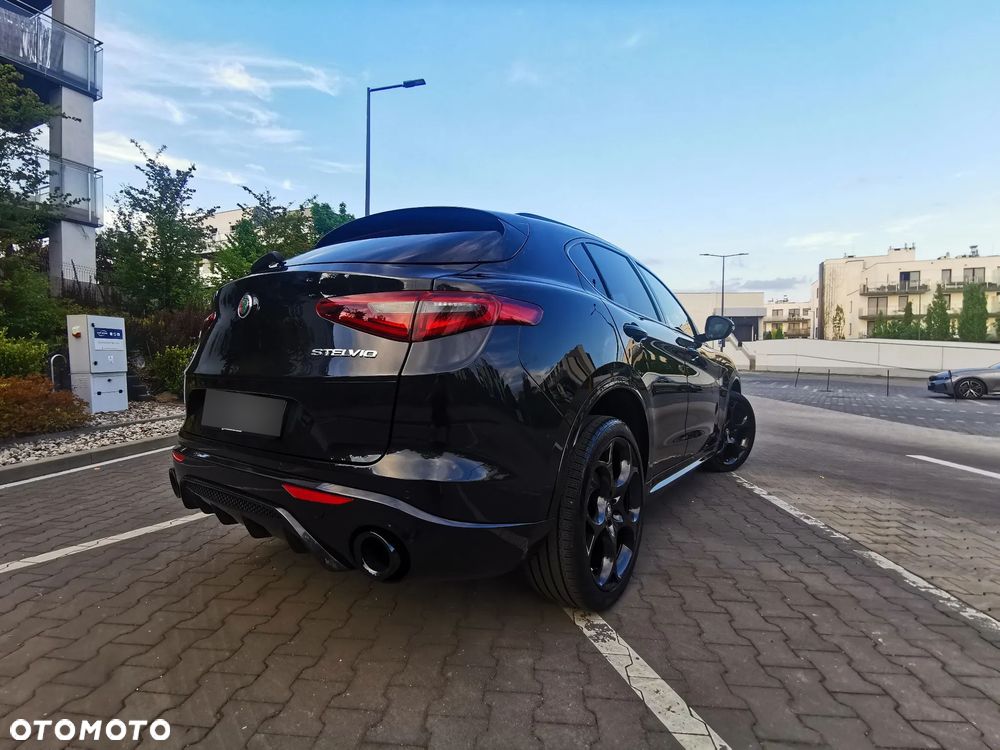 Alfa Romeo Stelvio 2.0 Turbo 16V AT8-Q4 Veloce Ti - 3