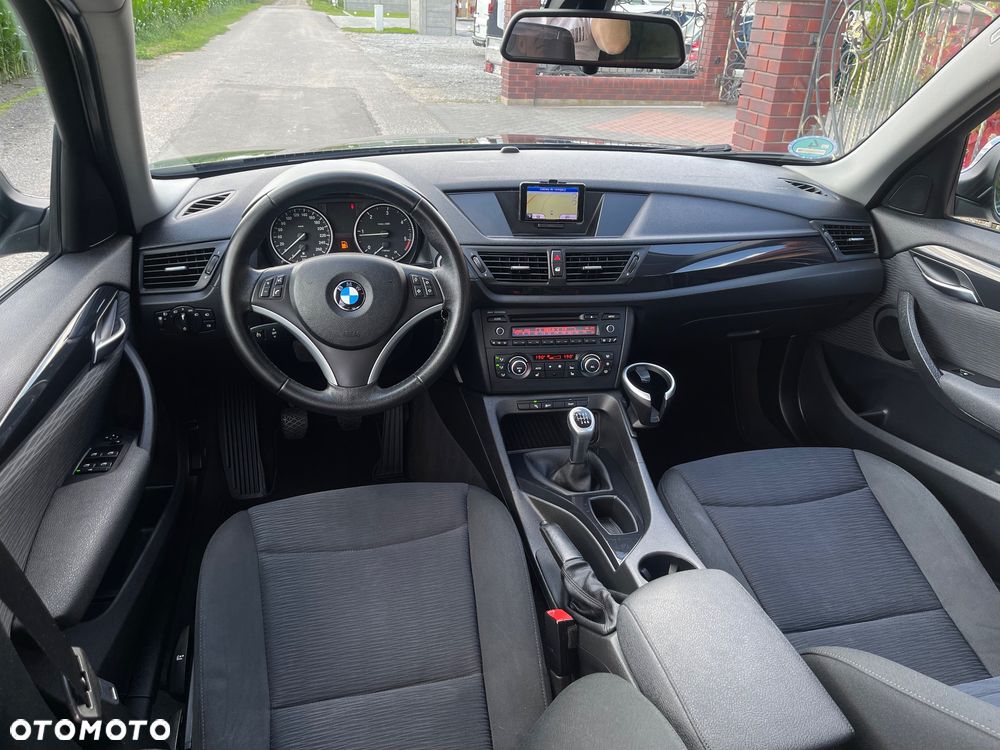 BMW X1 sDrive18d xLine - 28