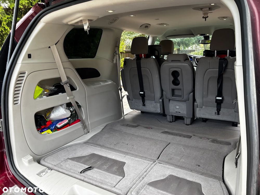 Chrysler Pacifica - 5