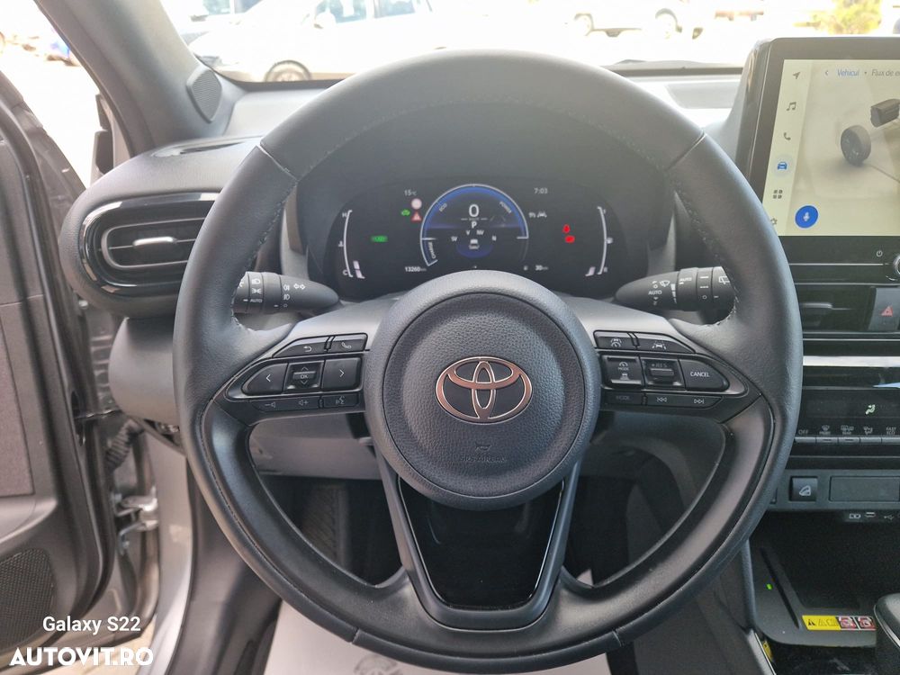 Toyota Yaris Cross 1.5 VVT-i HSD 116 4x4 HEV Dynamic - 13
