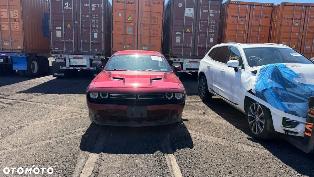 Dodge Challenger - 2