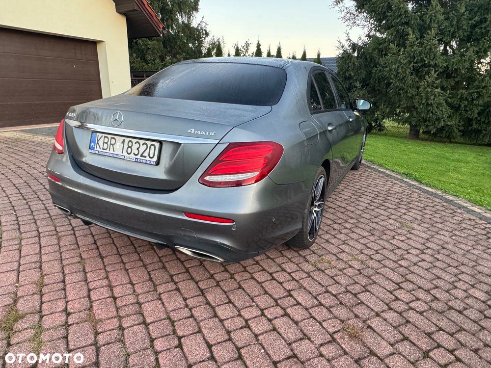 Mercedes-Benz Klasa E 400 4-Matic 9G-TRONIC - 2