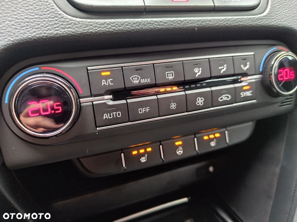 Kia XCeed 1.6 T-GDI Tribute DCT - 20