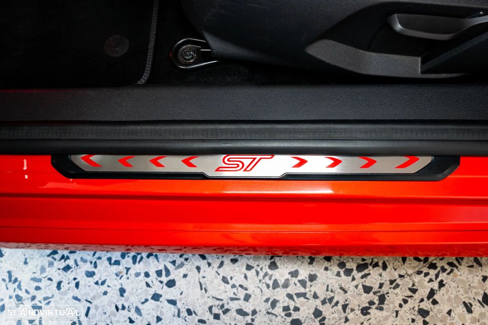 Ford Fiesta 1.6 T ST - 33