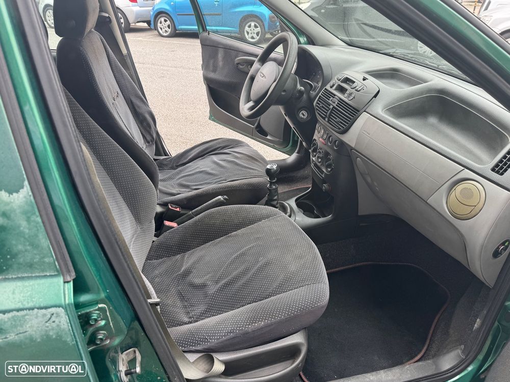 Fiat Punto 1.2 16V HLX - 11