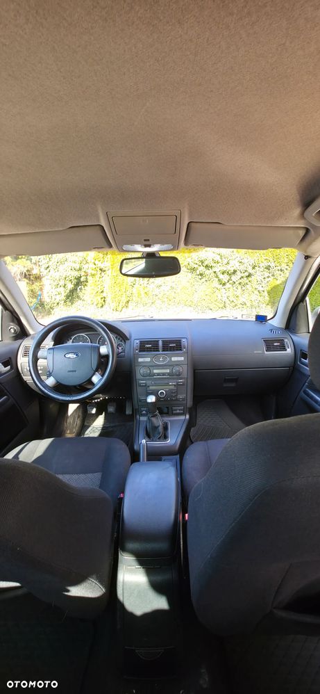 Ford Mondeo 1.8 Ambiente - 30