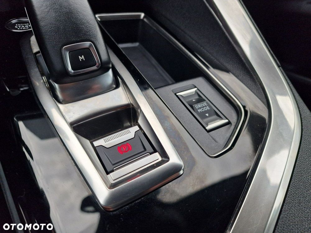 Peugeot 3008 1.2 PureTech Active Pack S&S EAT8 - 33