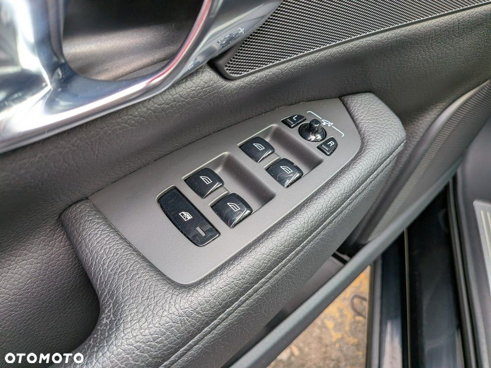 Volvo V90 D5 SCR AWD Momentum Pro - 26