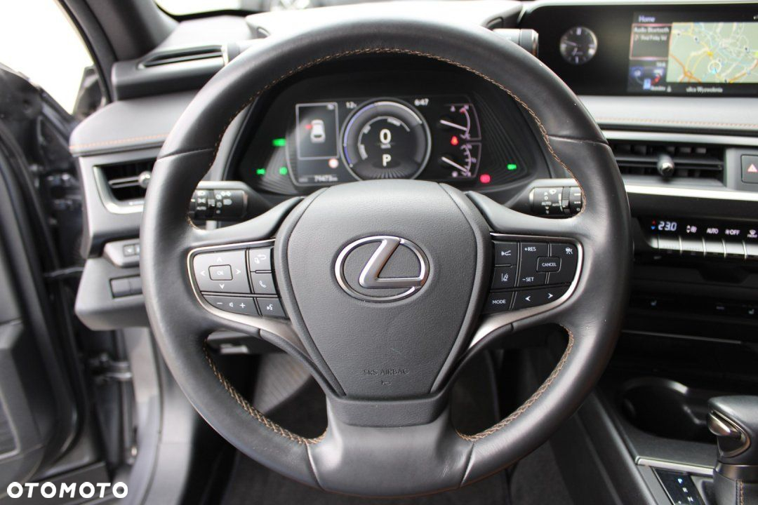 Lexus UX - 24