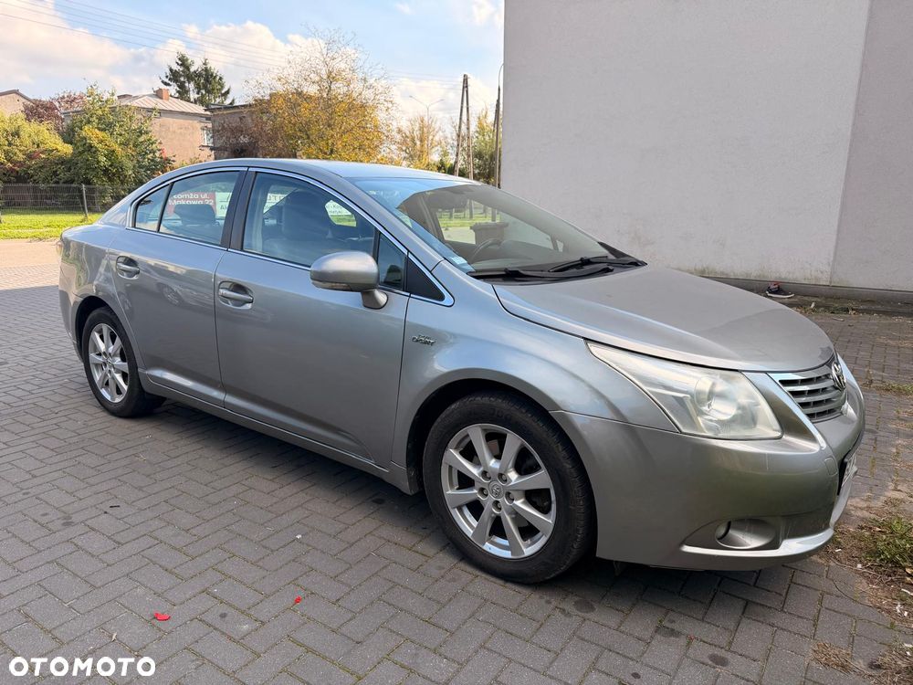 Toyota Avensis - 2