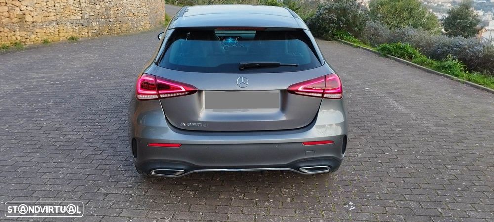 Mercedes-Benz A 250 e AMG Line - 12