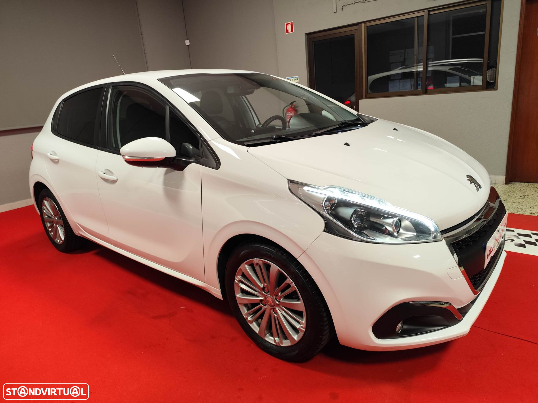 Peugeot 208 1.5 BlueHDi Signature - 5
