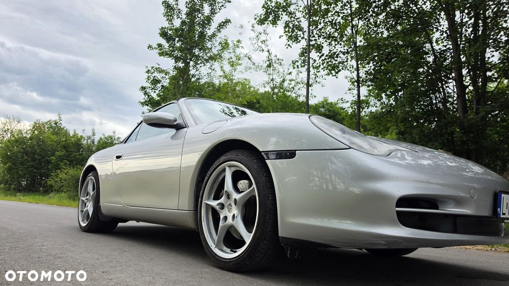Porsche 911 Carrera - 14