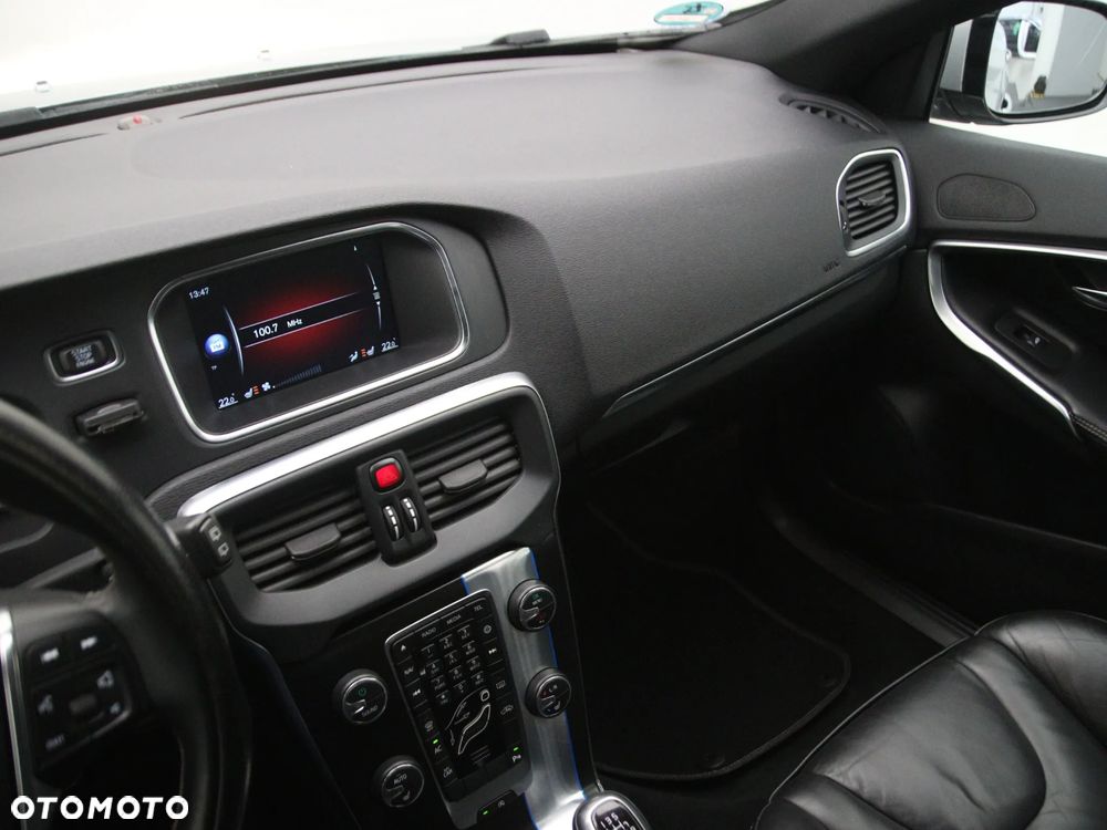 Volvo V40 D4 Drive-E R-Design Kinetic - 24