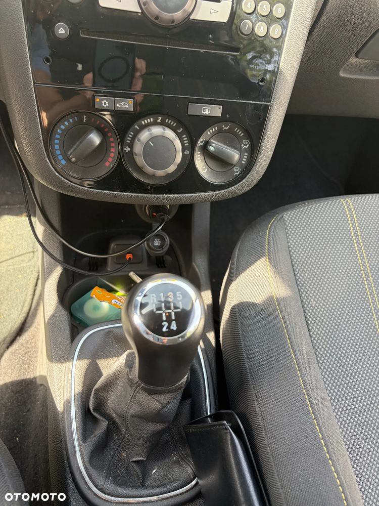 Opel Corsa - 12