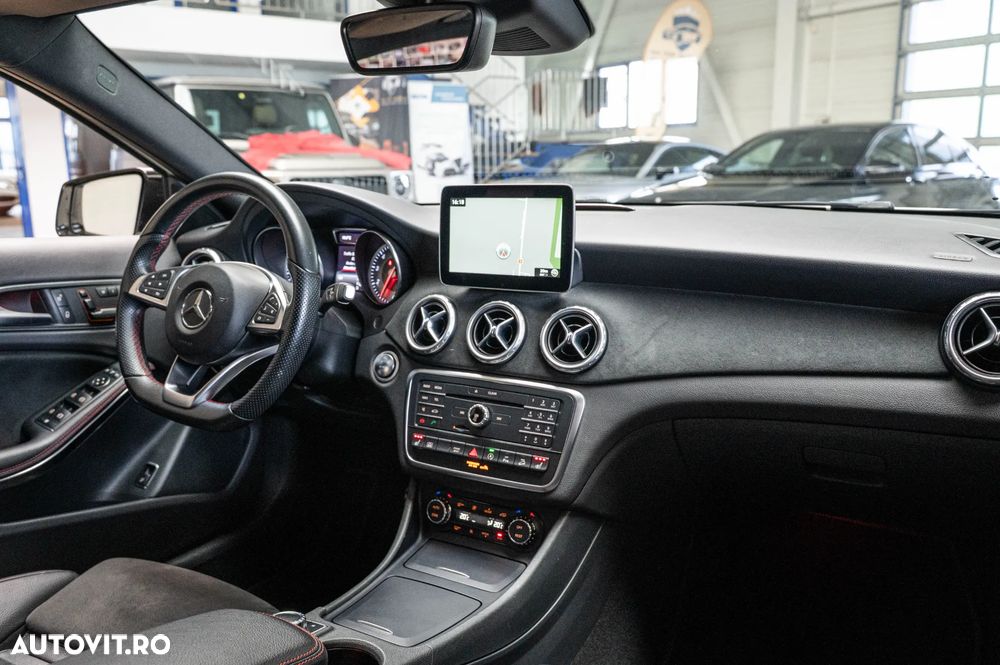 Mercedes-Benz GLA 250 7G-DCT AMG Line - 30
