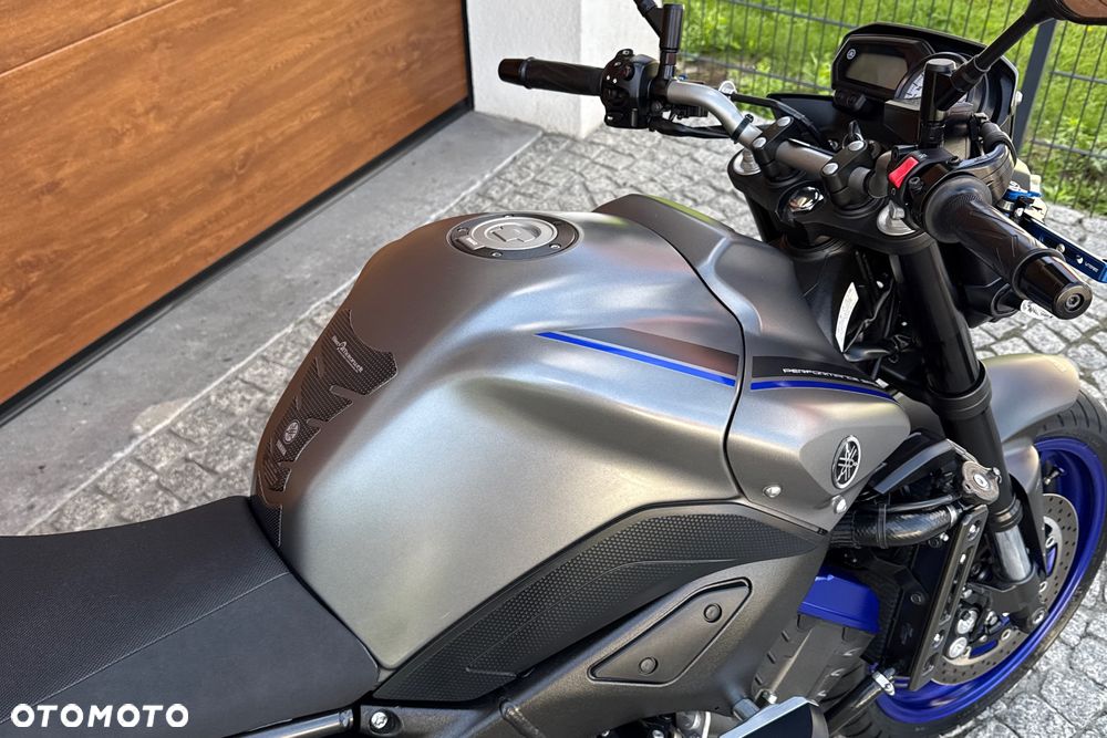 Yamaha FZ8 - 9