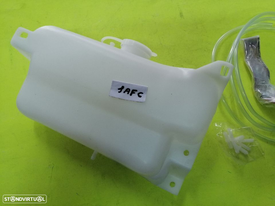 Depósito água limpa vidros Nissan Pickup D21 NOVO - 2