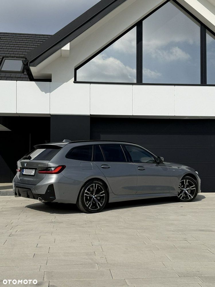 BMW Seria 3 330i xDrive M Sport sport - 30
