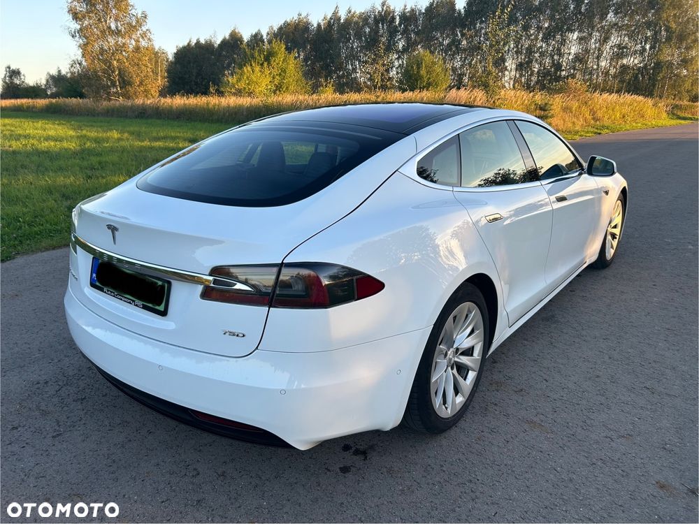 Tesla Model S Long Range Plus - 3