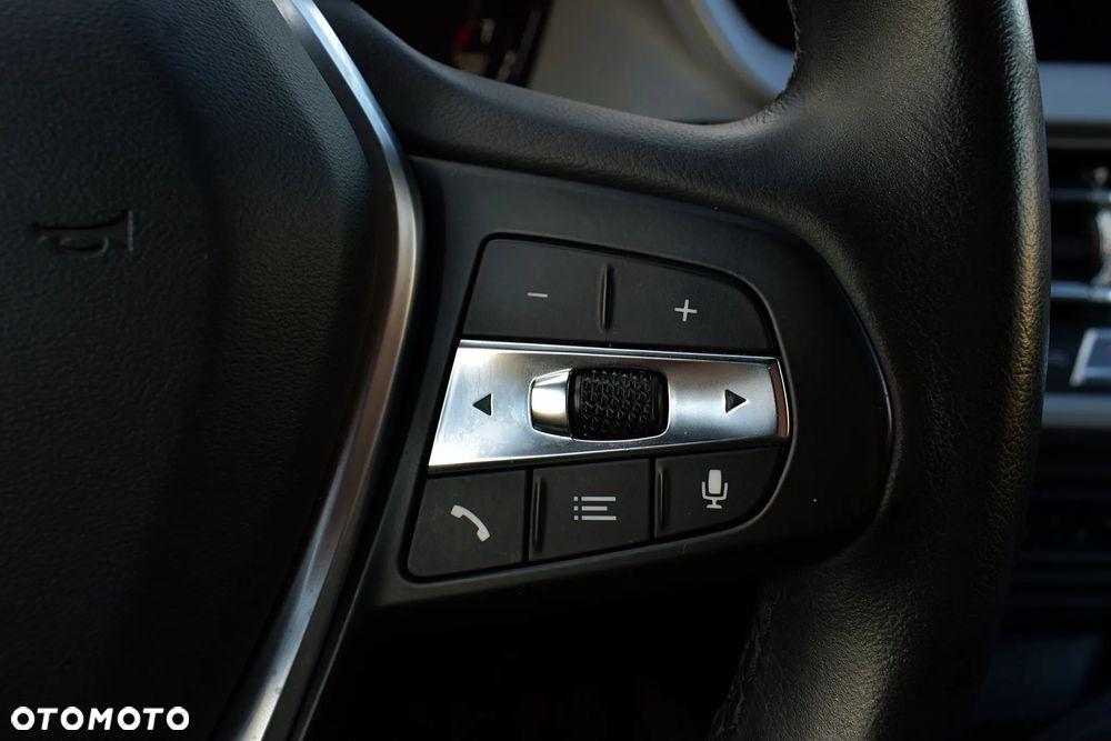 BMW Seria 1 118i - 11