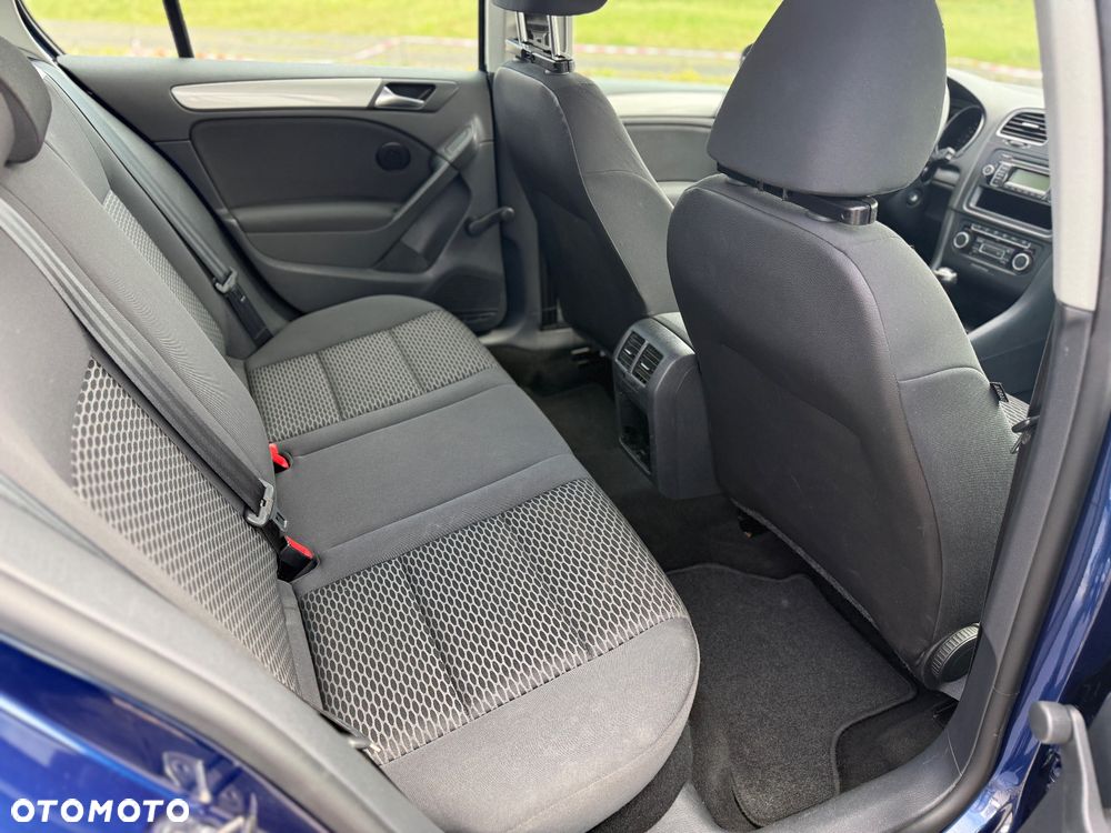 Volkswagen Golf - 10