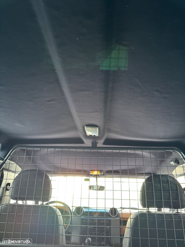 Land Rover Defender 90 Hard Top SE - 10