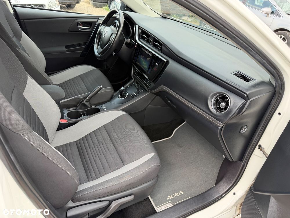 Toyota Auris - 11