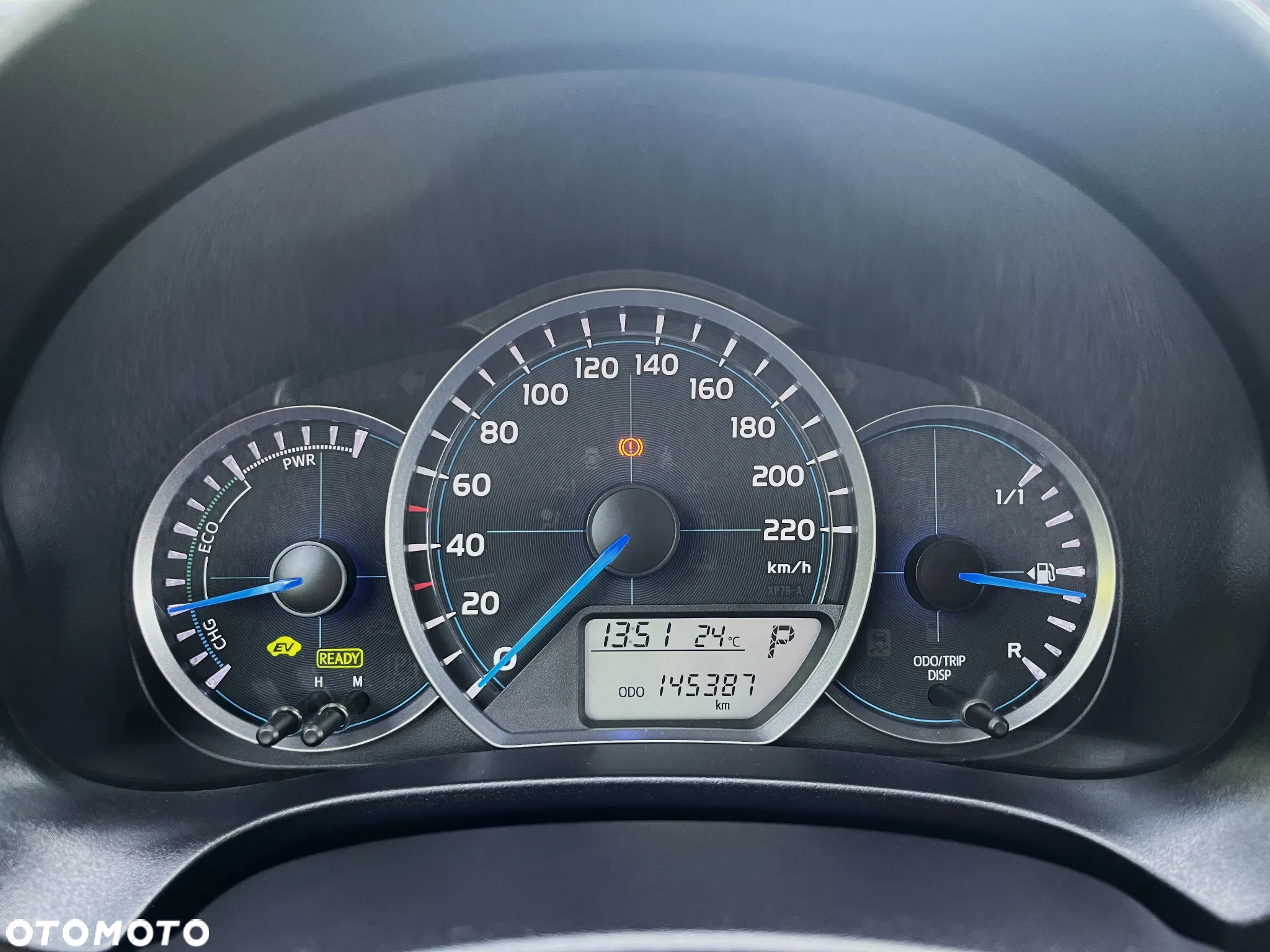Toyota Yaris Hybrid 100 Premium - 28