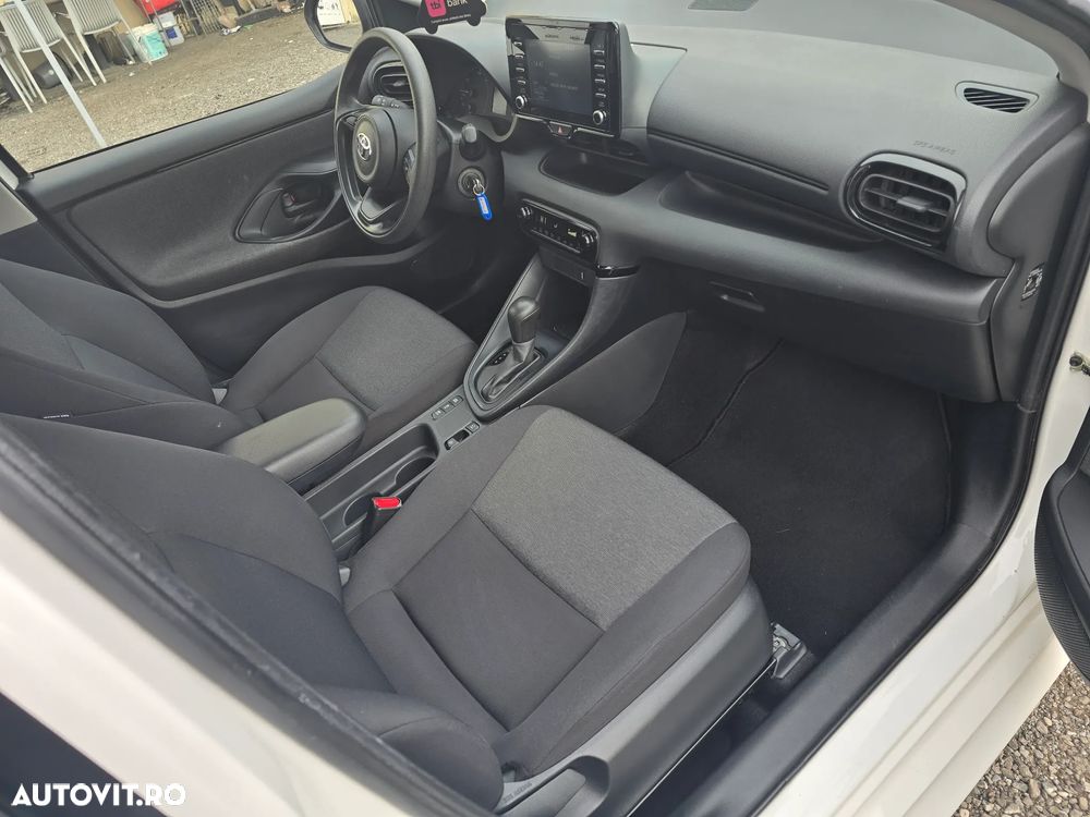 Toyota Yaris 1.5 VVT-i HSD Exclusive Style - 11