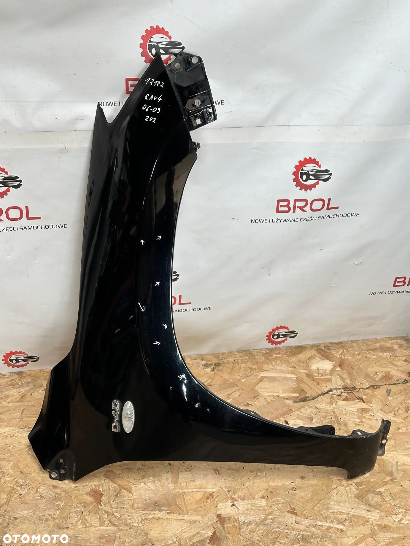 BŁOTNIK PRZEDNI PRAWY TOYOTA RAV4 06-09  202 - 1