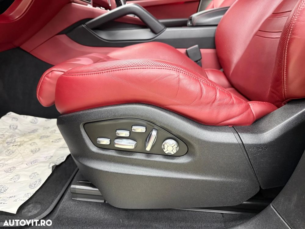 Porsche Cayenne - 23